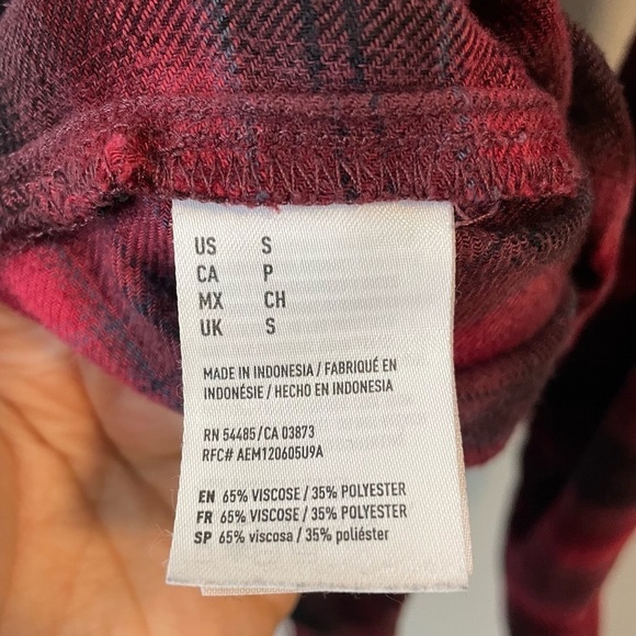 American Eagle Plaid Flannel Shirt Sm Red Boyfriend Fit Amazingly Soft Longline - Picture 10 of 12
